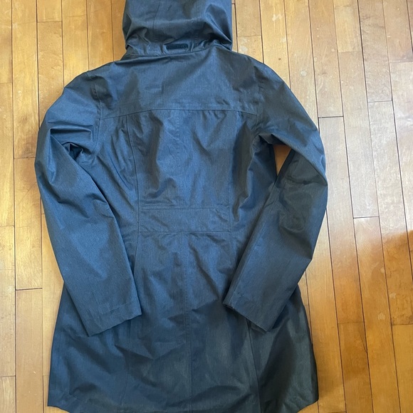 Mondetta Raincoat - Picture 2 of 5